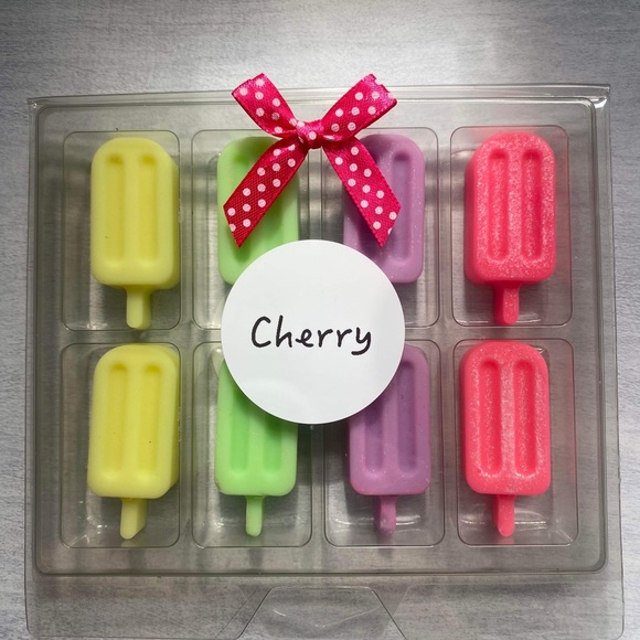 8 piece ice lolly shaped wax melts highly fragranced in cherry scent gift box - Picture 2 of 3